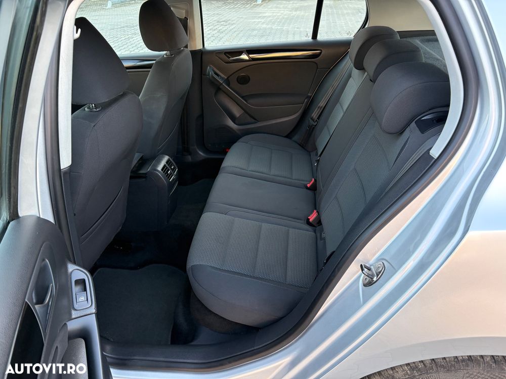 Volkswagen Golf 1.6 TDI BlueMotion Comfortline - 9