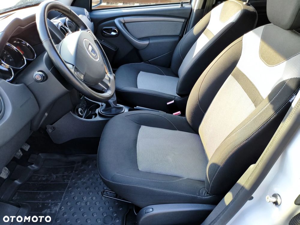 Dacia Duster 1.2 TCe Laureate 4x4 S&S EU6 - 11