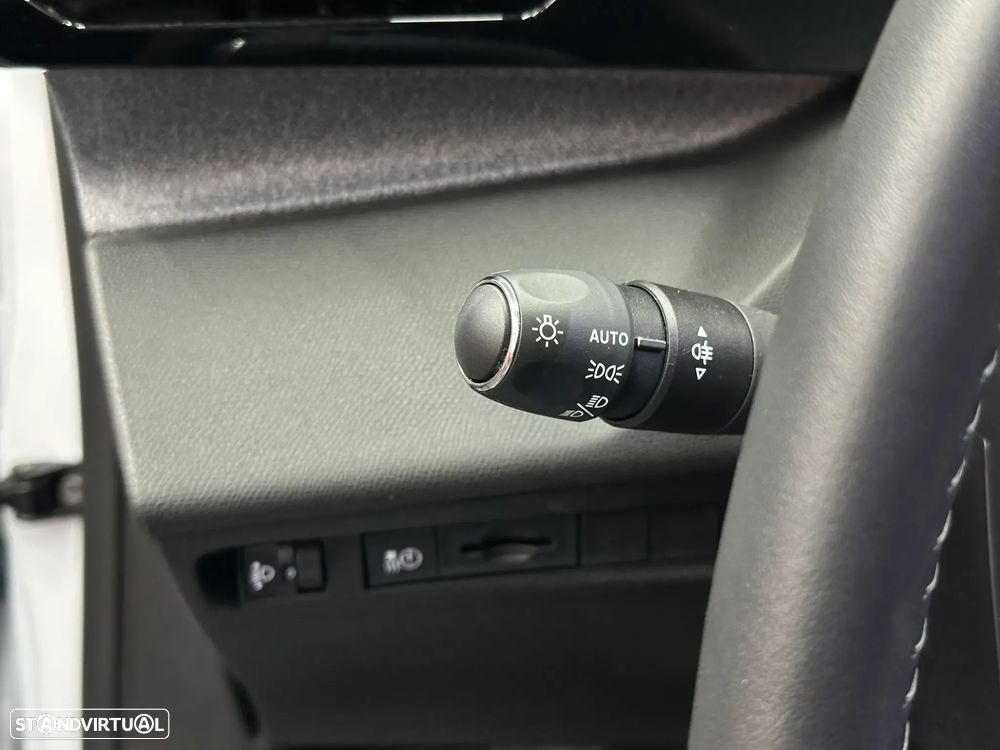 Peugeot e-308 54 kWh Allure - 20