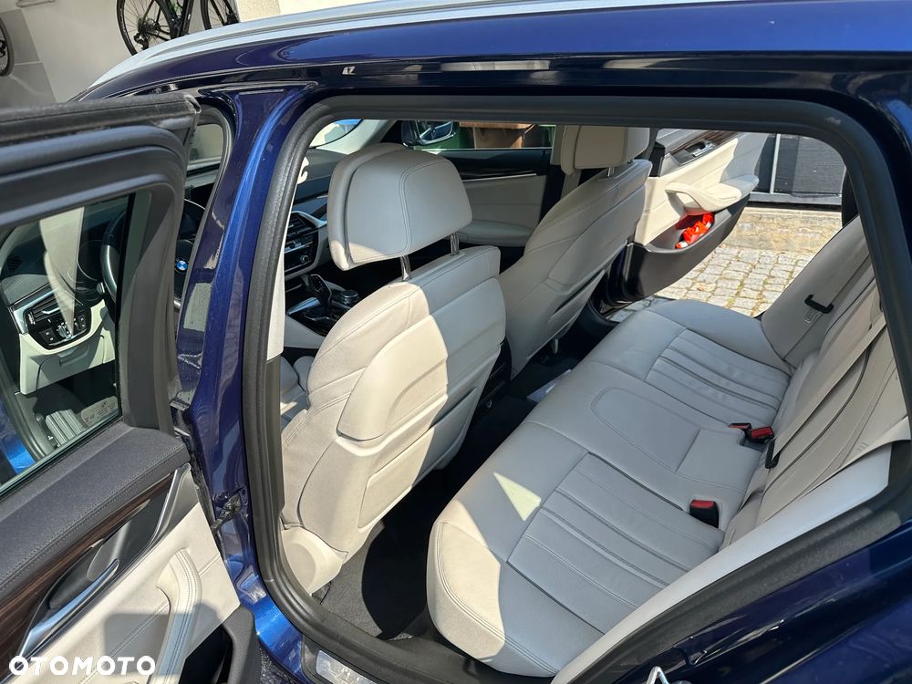 BMW Seria 5 520d Luxury Line sport - 12