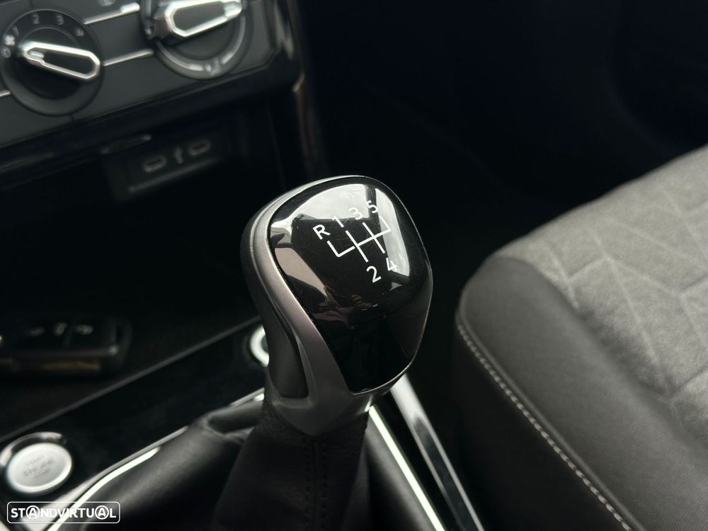 VW T-Cross 1.0 TSI Life - 25