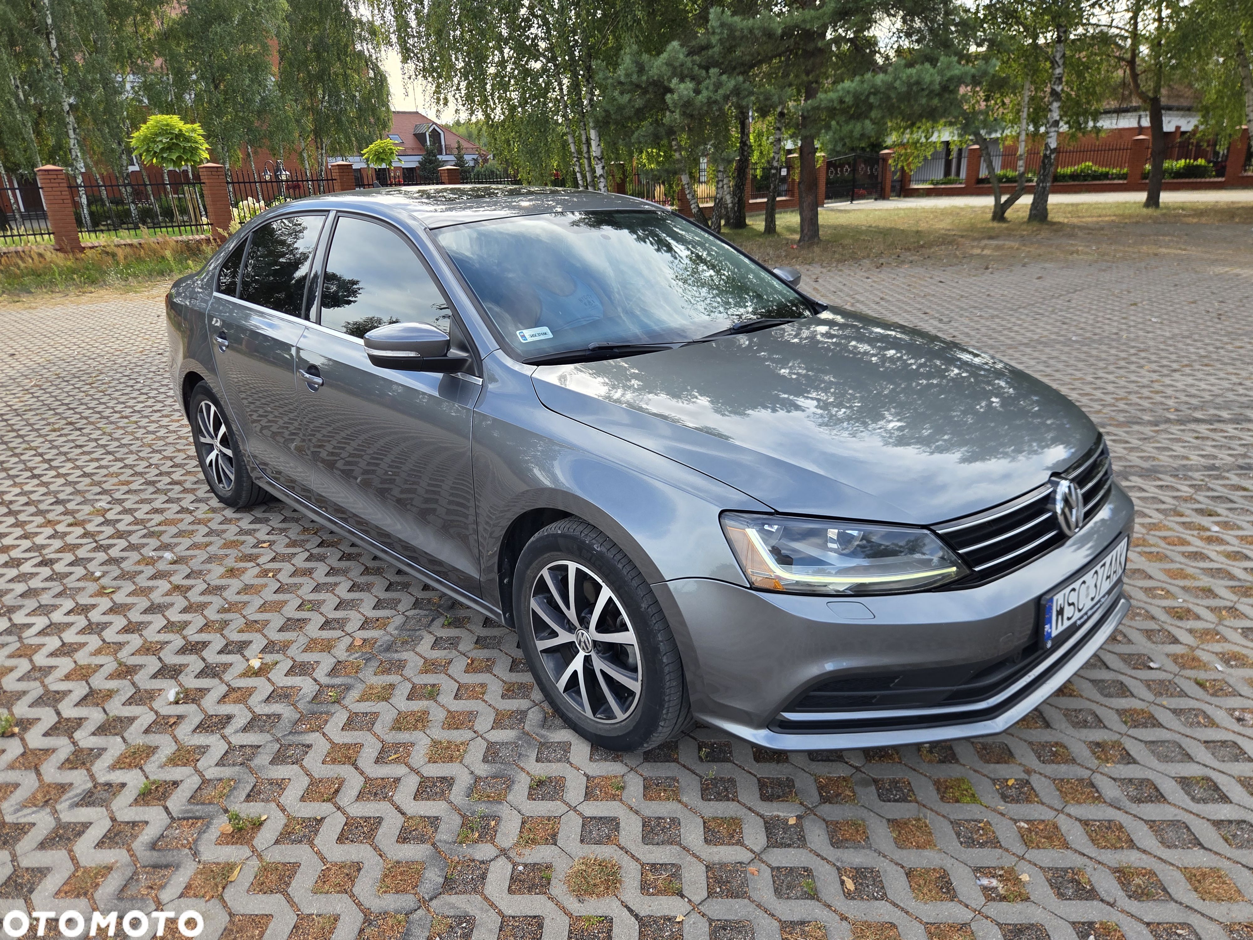 Volkswagen Jetta 1.4 TSI BMT Highline DSG - 1