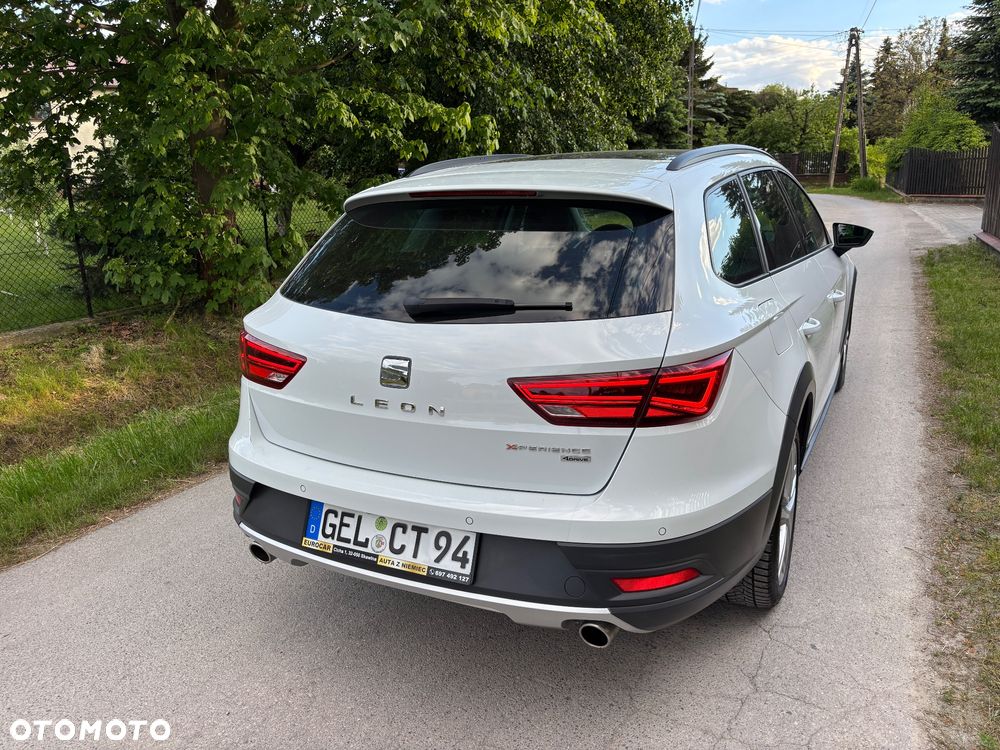 Seat Leon 1.8 TSI Start&Stop DSG XCELLENCE - 3
