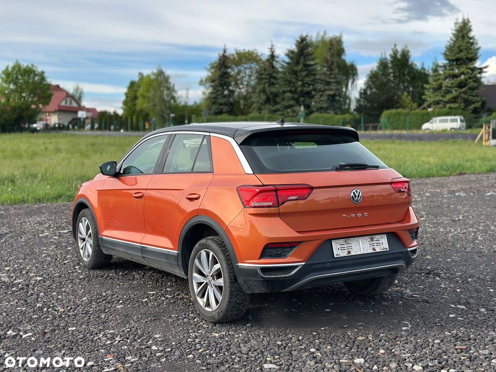 Volkswagen T-Roc - 16