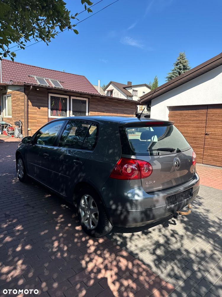 Volkswagen Golf - 6
