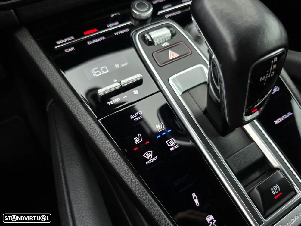 Porsche Cayenne Coupé E-Hybrid - 21