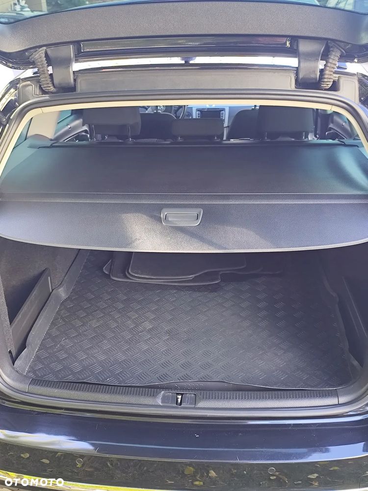 Volkswagen Passat - 27