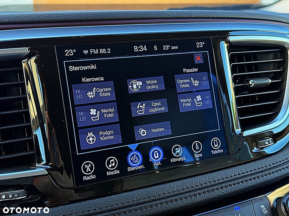 Chrysler Pacifica - 9