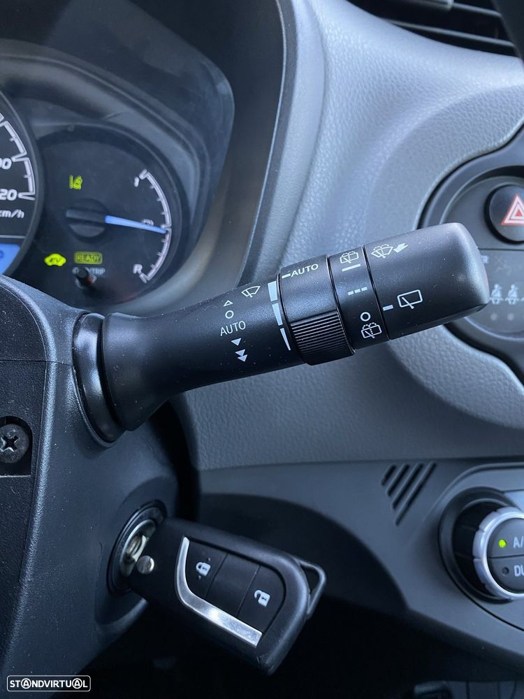 Toyota Yaris 1.5 HSD Active - 13