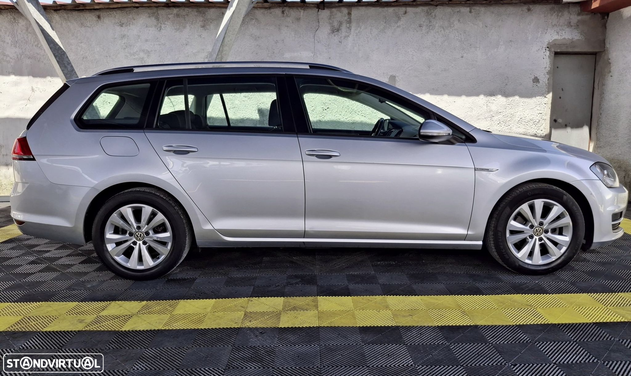 VW Golf 1.6 TDi Confortline - 3