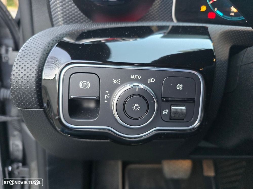 Mercedes-Benz CLA 180 - 21