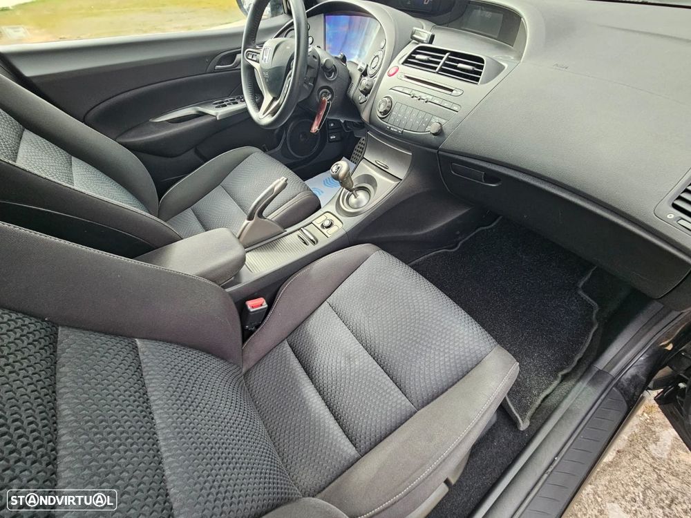 Honda Civic 1.4 i-VTEC Elegance - 24