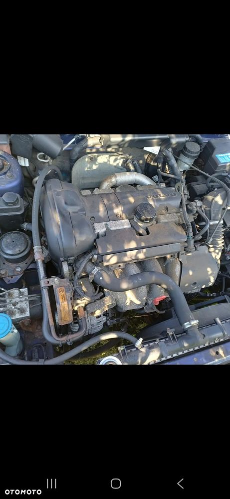 Volvo V40 1.8 Sport - 4