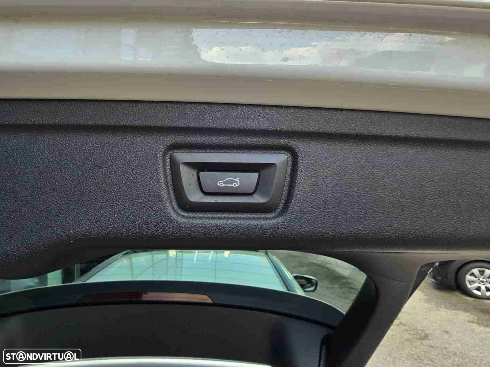 BMW 320 e Touring Pack Desportivo M Auto - 16