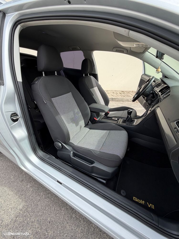 VW Golf 1.6 TDi BlueMotion Confortline - 8
