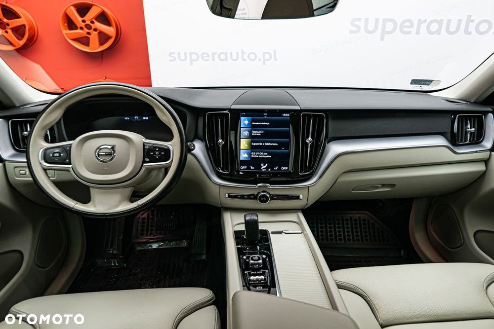 Volvo XC 60 B4 D AWD Momentum Pro - 12