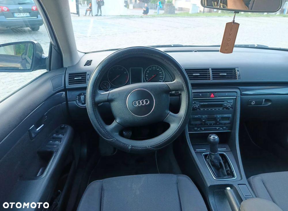 Audi A4 Avant 2.4 - 13