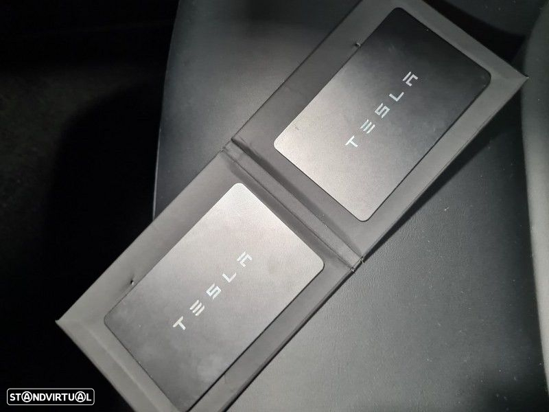 Tesla Model 3 - 10