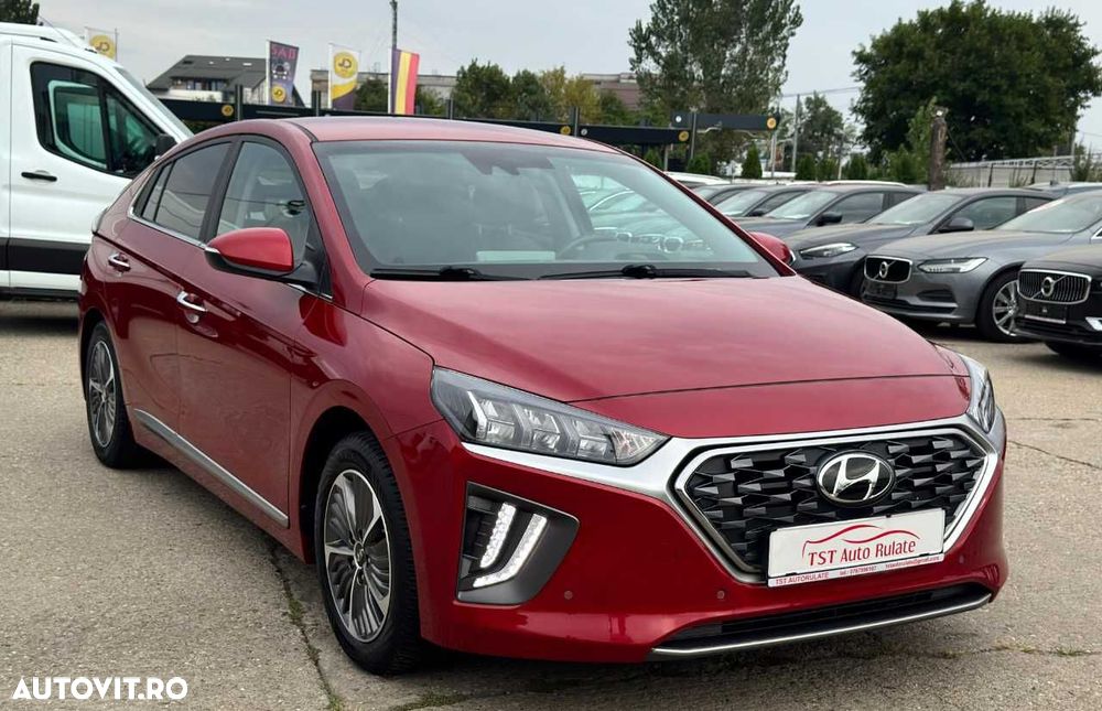 Hyundai IONIQ - 12