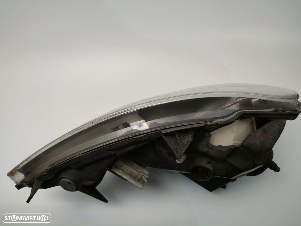 Farol Esq OPEL VIVARO A REF. 8200701363 - 2