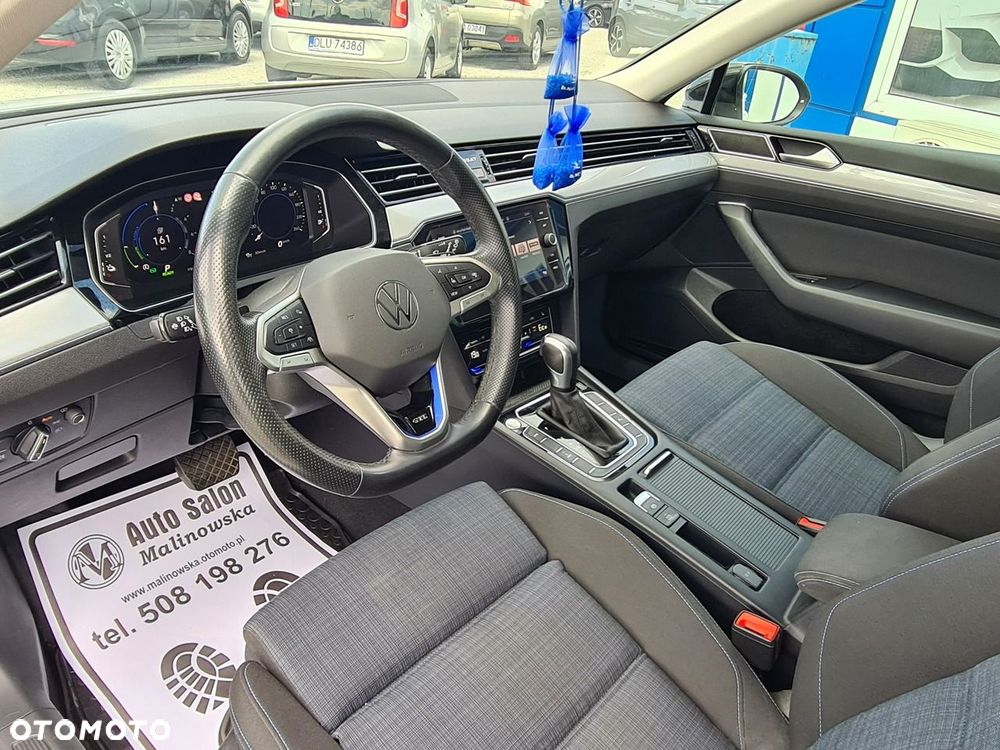 Volkswagen Passat - 22