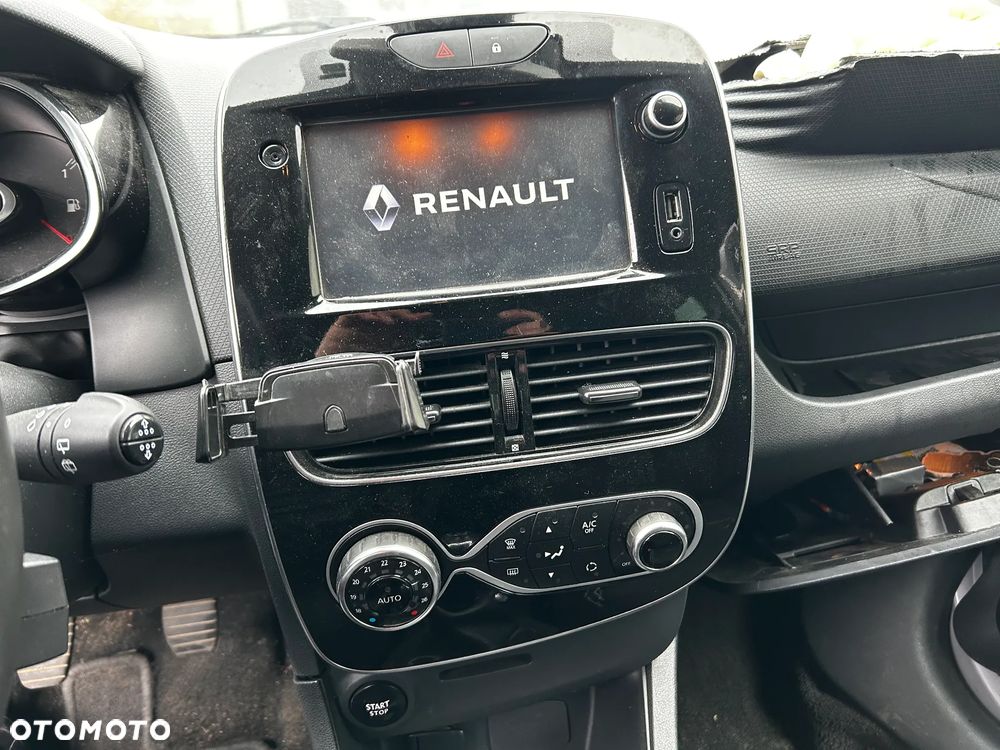Renault Clio - 28