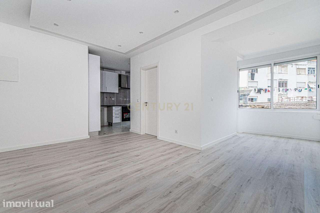 ***VISITAS SUSPENSAS *****Apartamento T2 remodelado para arrendamento - Grande imagem: 4/14