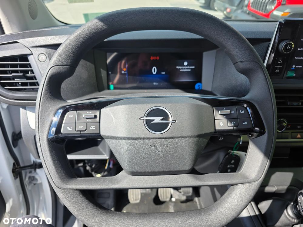 Opel Vivaro - 17