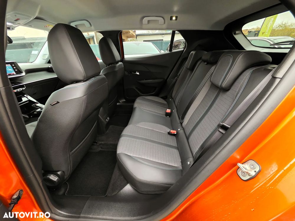 Peugeot 2008 1.5 BlueHDI 130 S&S EAT8 Allure - 17