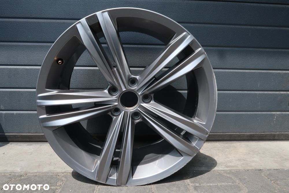C43/C44 FELGA VW TIGUAN  5NN601025R 8,5X19ET38 - 4