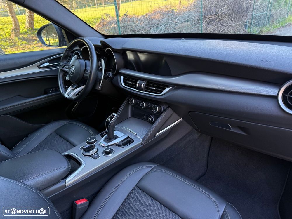 Alfa Romeo Stelvio 2.2 D Sprint Q4 AT8 - 29