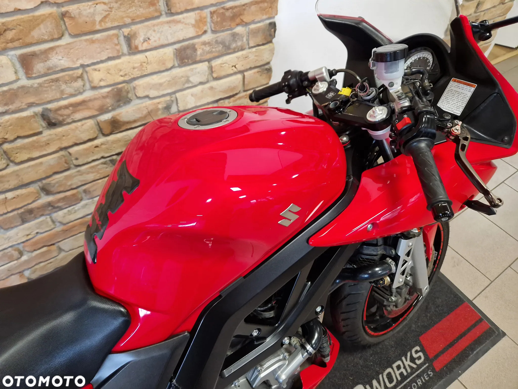 Suzuki SV - 18
