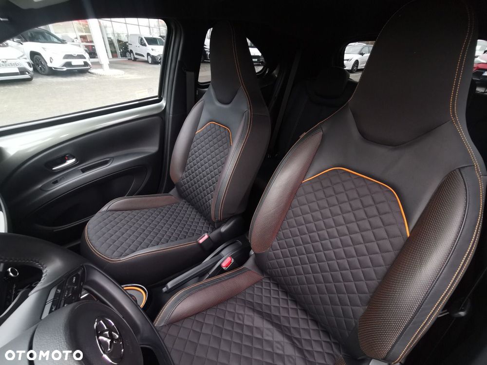 Toyota Aygo X 1.0 VVT-i Limited CVT - 11