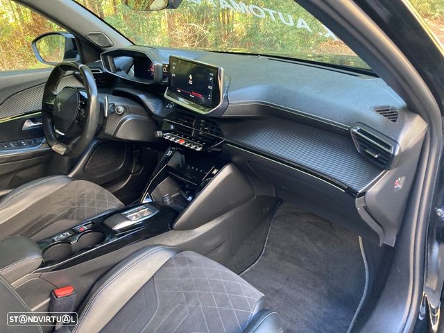 Peugeot 2008 1.5 BlueHDi GT EAT8 - 38