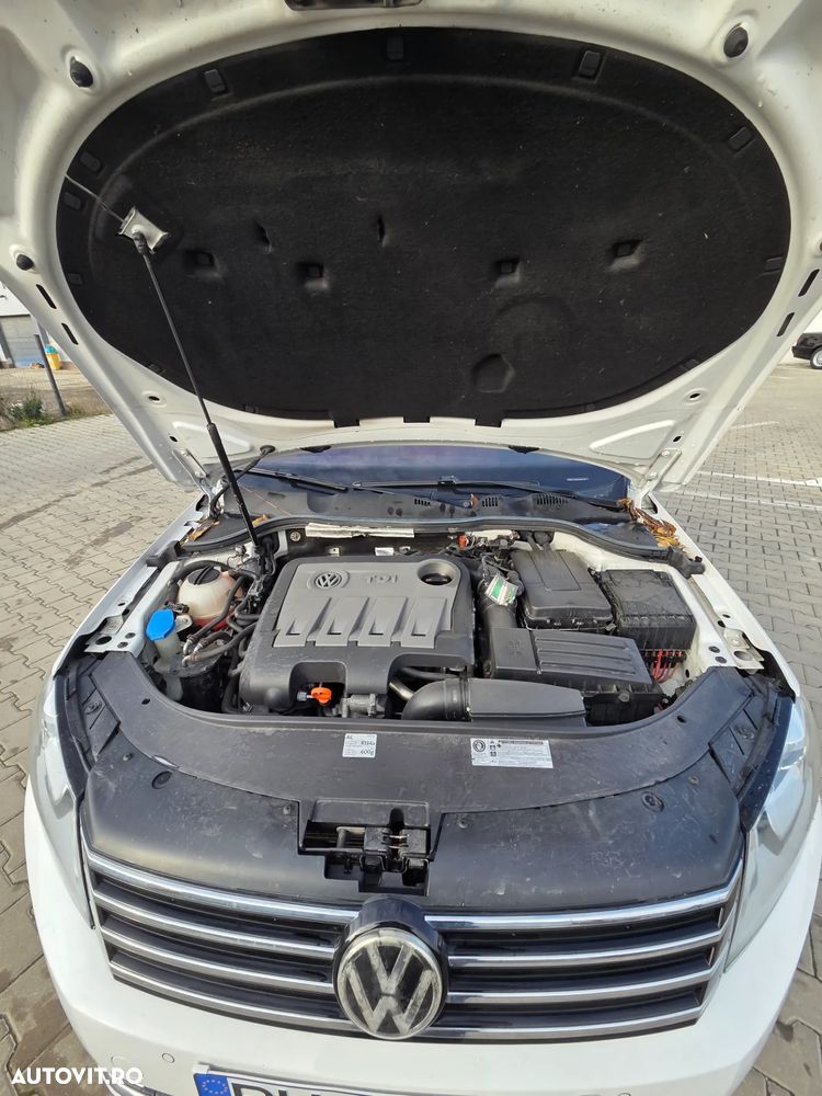 Volkswagen Passat Variant 2.0 TDI DPF DSG Highline - 16