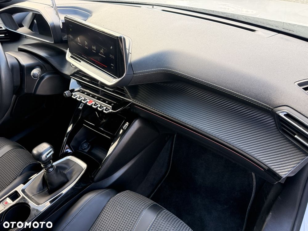 Peugeot 2008 PureTech 130 GT - 8