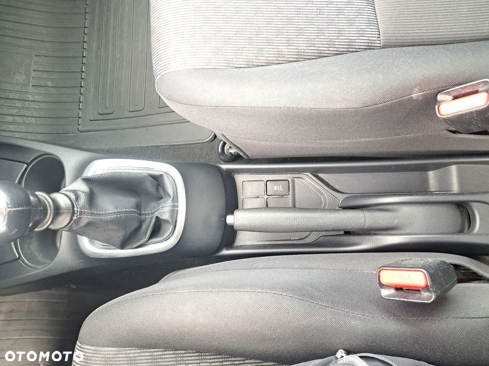 Toyota Yaris 1.33 Active - 24