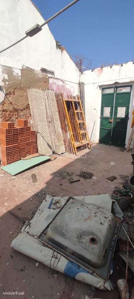 Moradia para recuperar - Grande imagem: 5/10