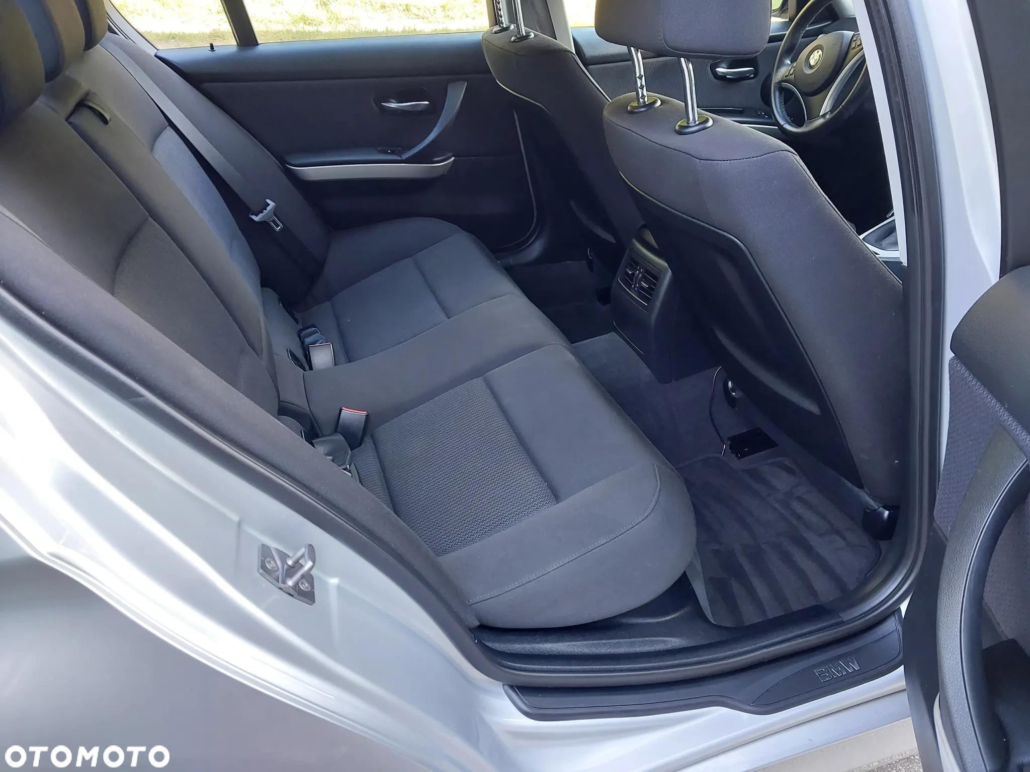 BMW Seria 3 318d - 19