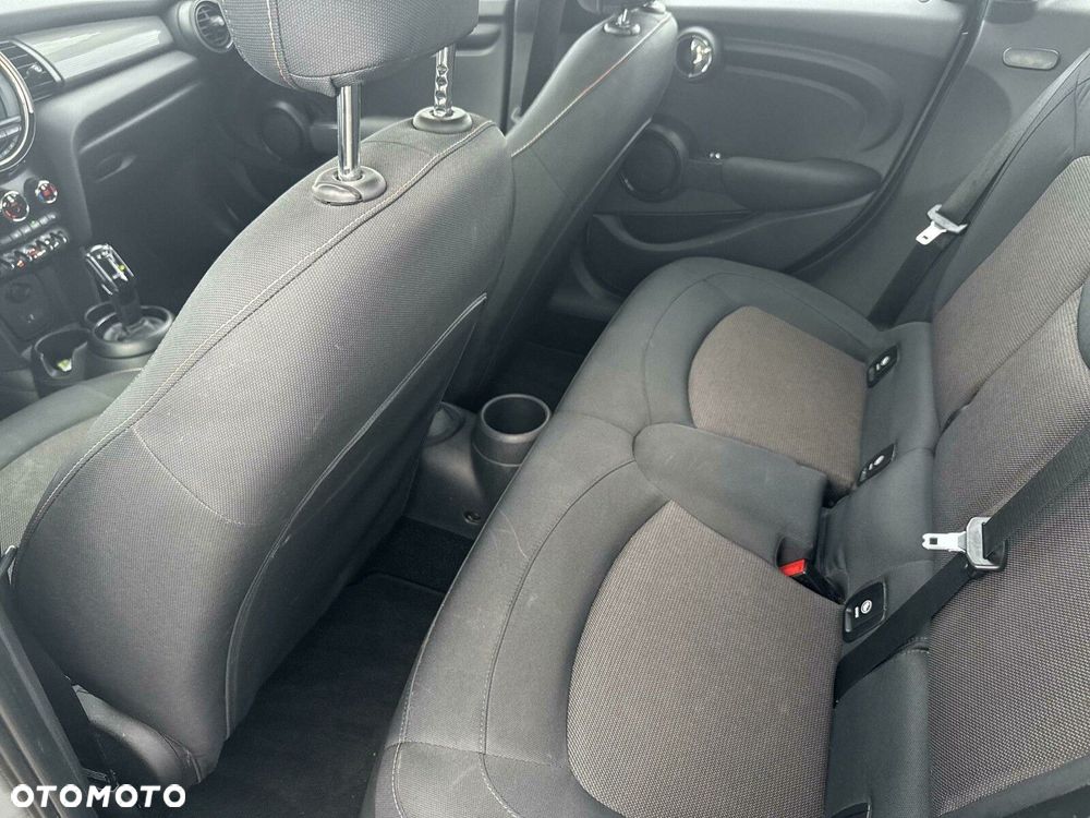 MINI Cooper Standard - 23