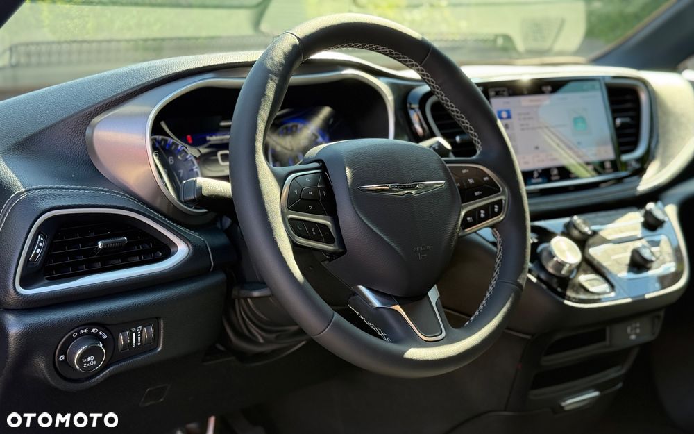 Chrysler Pacifica - 19