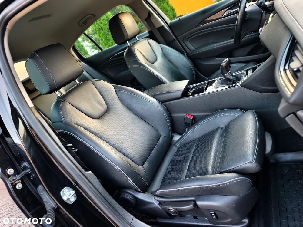 Opel Insignia 2.0 CDTI Cosmo S&S - 24