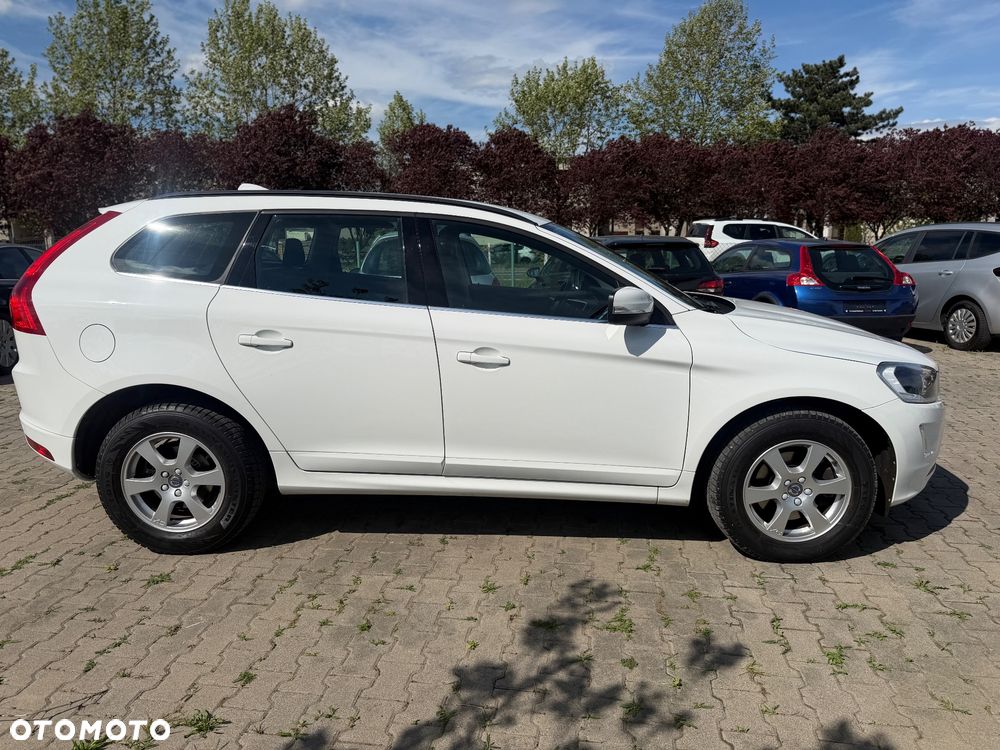 Volvo XC 60 D5 AWD Momentum - 5