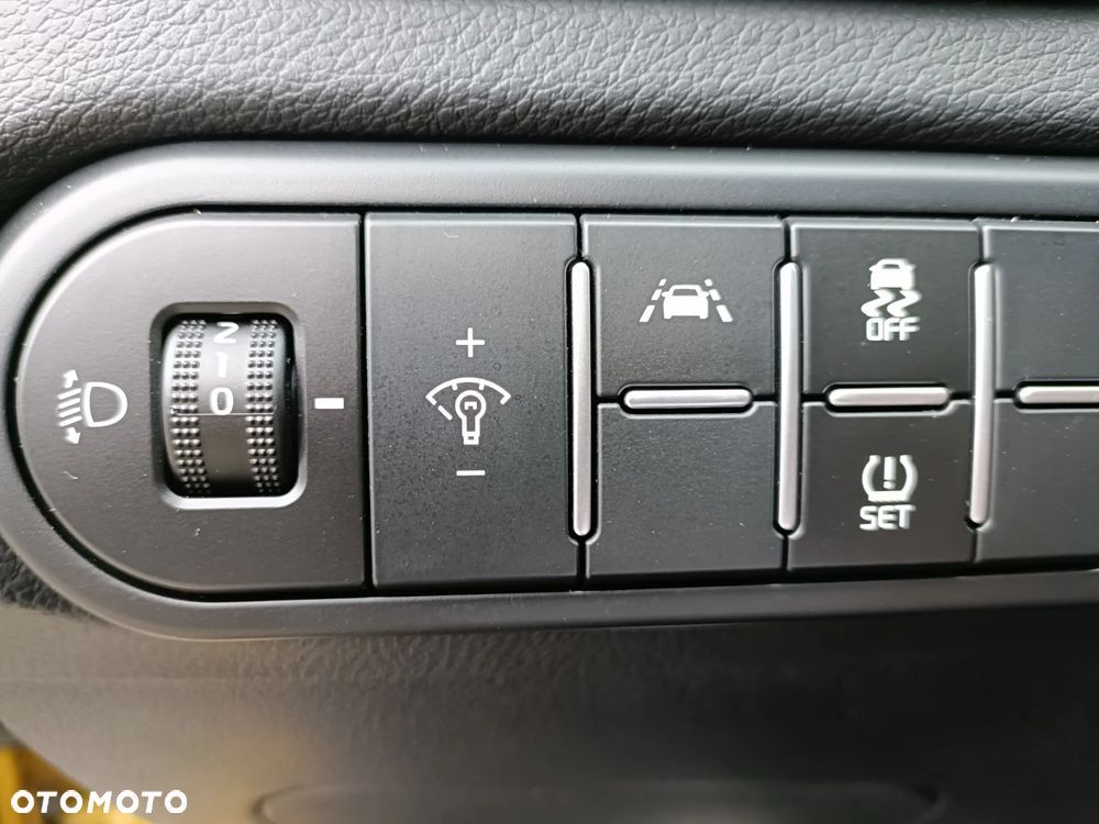 Kia XCeed 1.5 T-GDI M - 18