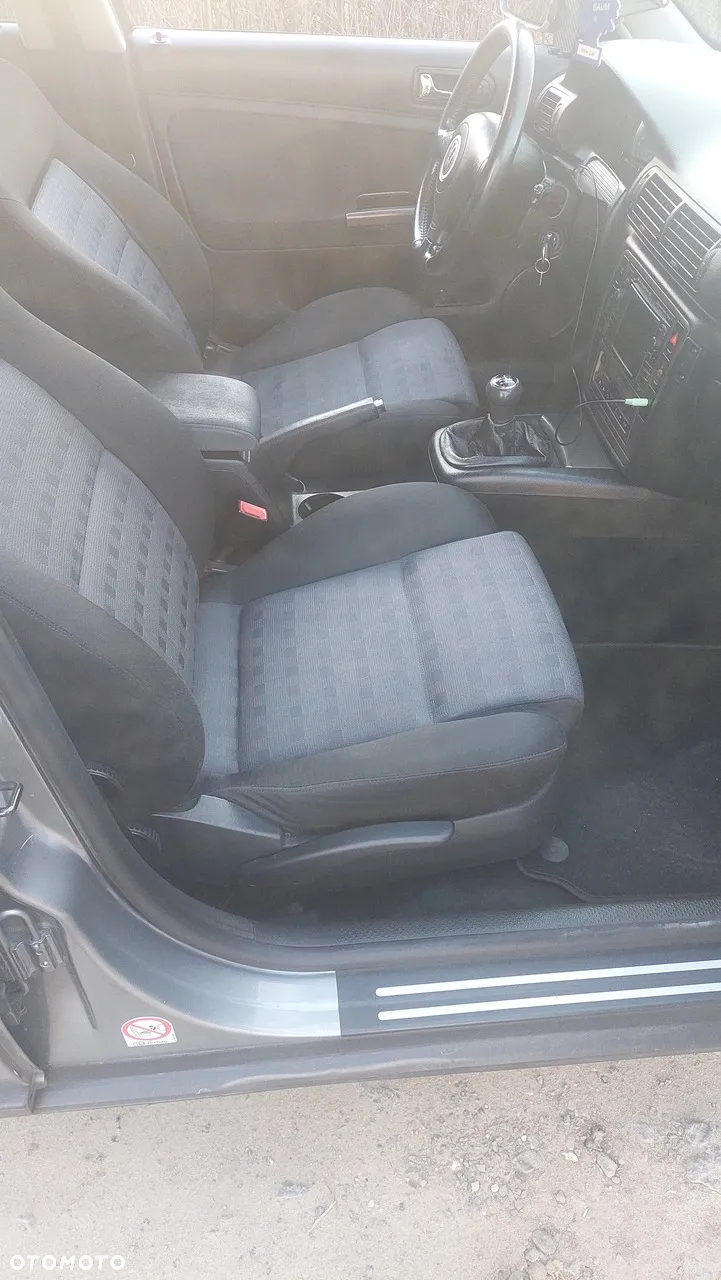 Volkswagen Passat 1.9 TDI Trendline - 28