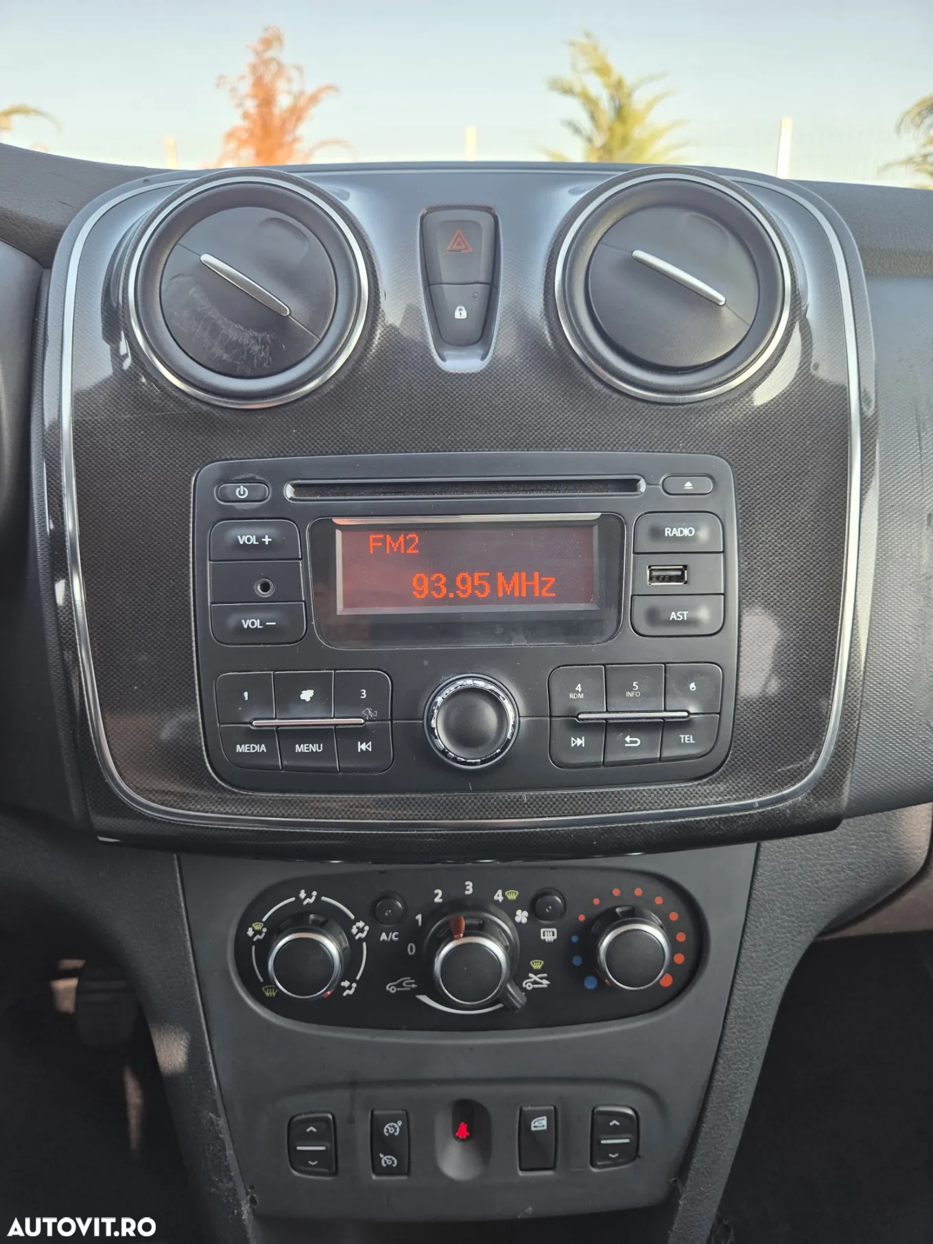 Dacia Logan 1.5 90CP Laureate - 9