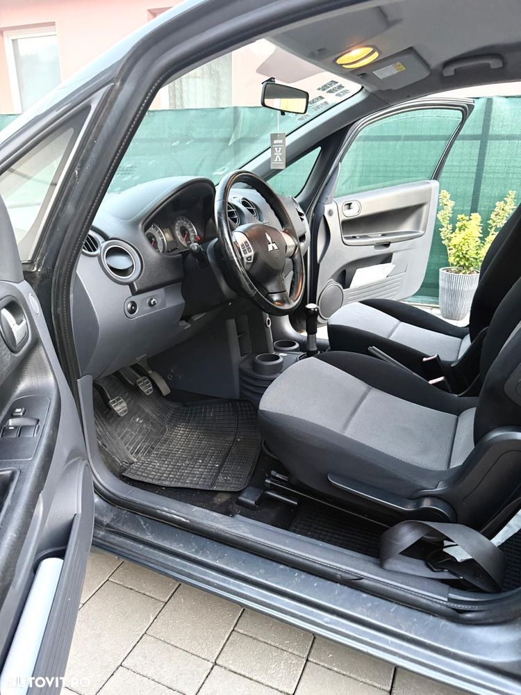 Mitsubishi Colt - 7