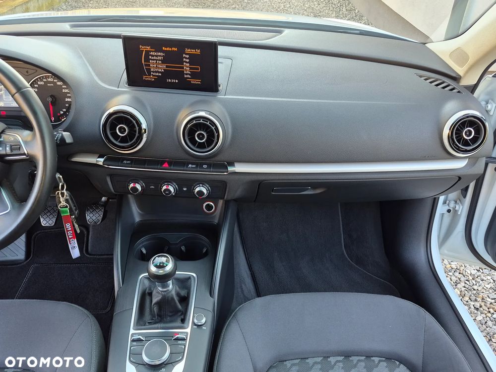 Audi A3 Sportback 1.6 TDI Ambiente - 13