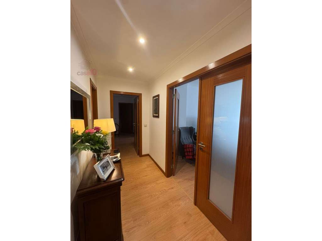 Excelente apartamento T2 para venda em Mem Martins - Grande imagem: 2/24