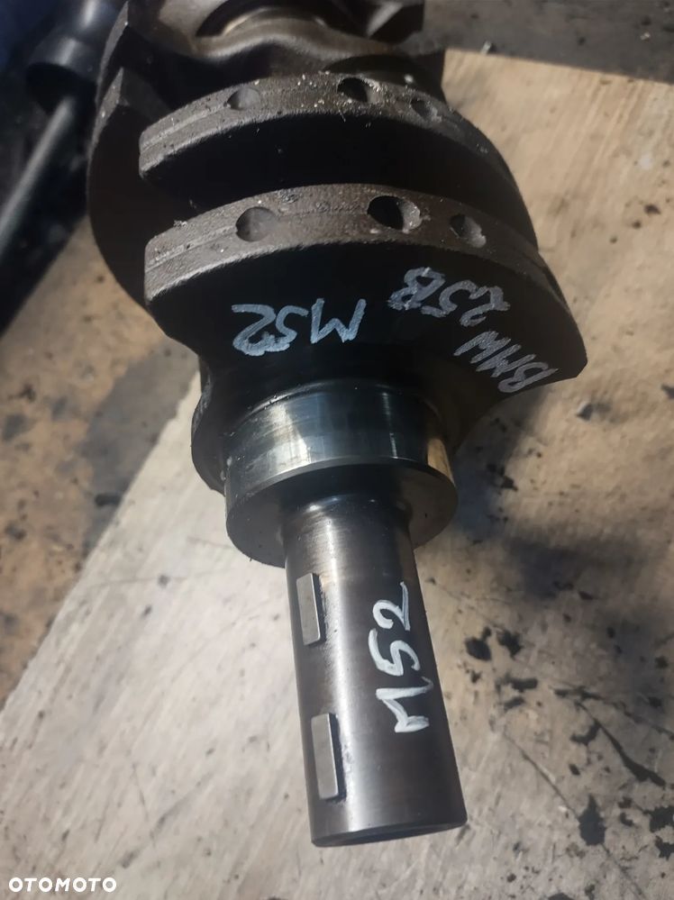 BMW 2,5 M52 B25  wał korbowy - 1